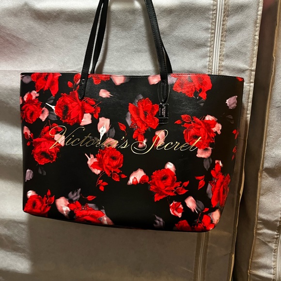 NWT Victoria’s Secret gorgeous floral tote bag - Picture 12 of 16